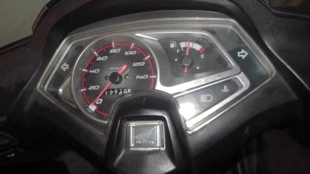 Cần bán Air Blade 110cc Thái 2009 màu xám đen - 1