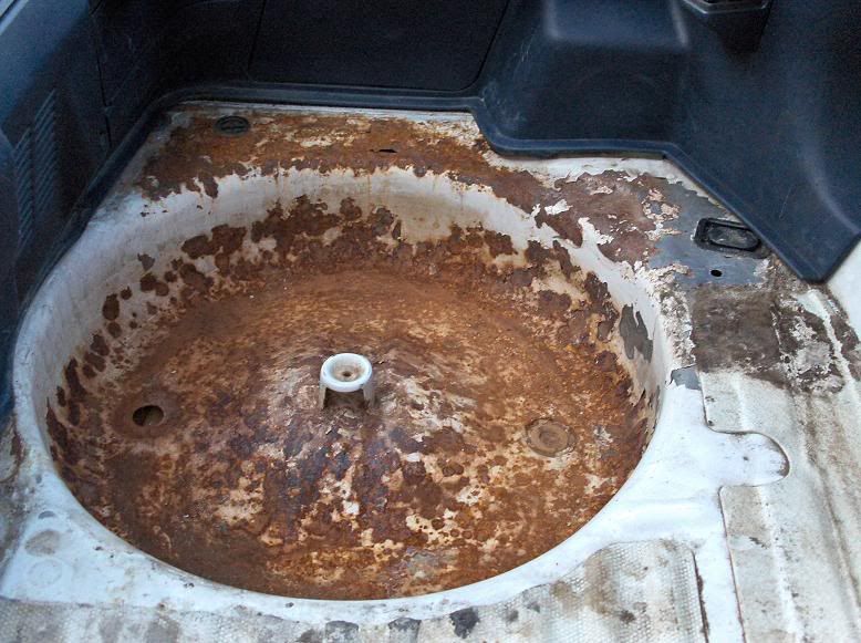http://i24.photobucket.com/albums/c38/snusaren/minsupra/rostreservhjulsbalja1.jpg