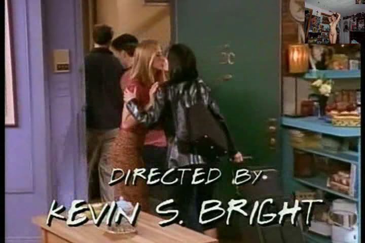 jennifer aniston courteney cox kiss