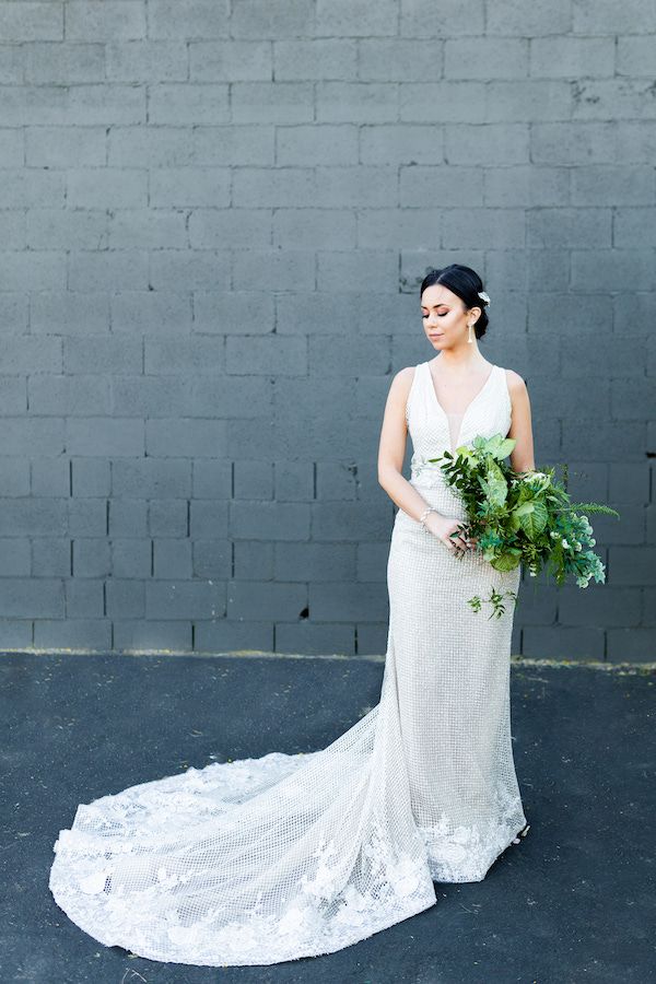  Say Hello to this Elegant Arizona Shoot with Industrial Details