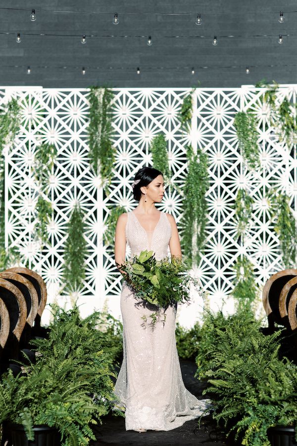  Say Hello to this Elegant Arizona Shoot with Industrial Details