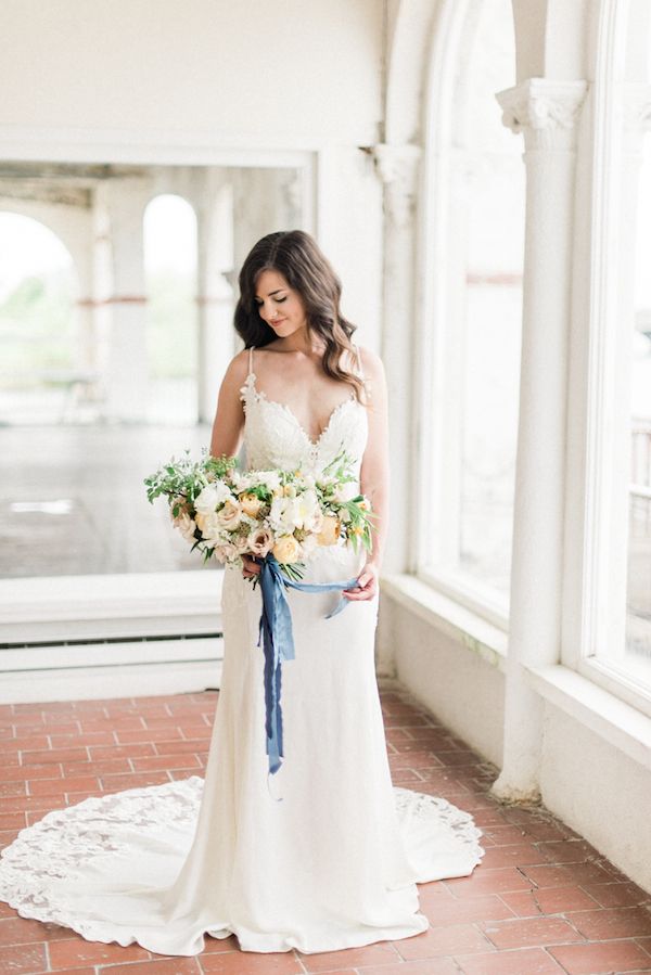 Classic Wedding Inspo at The Belle Isle Boat House | The Perfect Palette