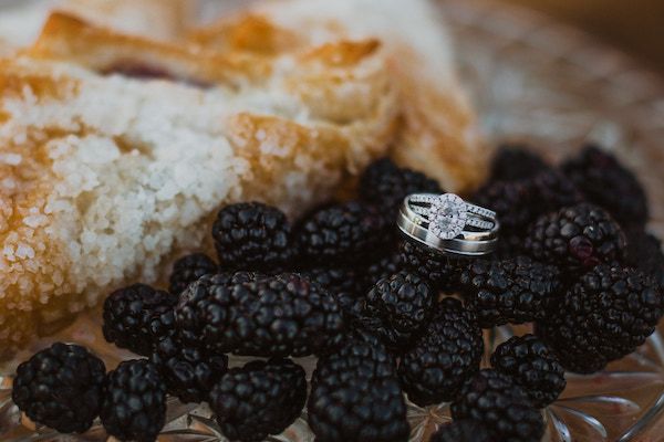  Dark and Moody Temecula California Wedding Inspo