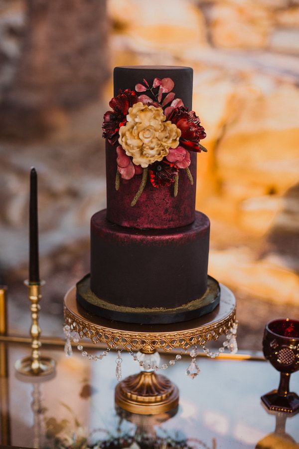  Dark and Moody Temecula California Wedding Inspo