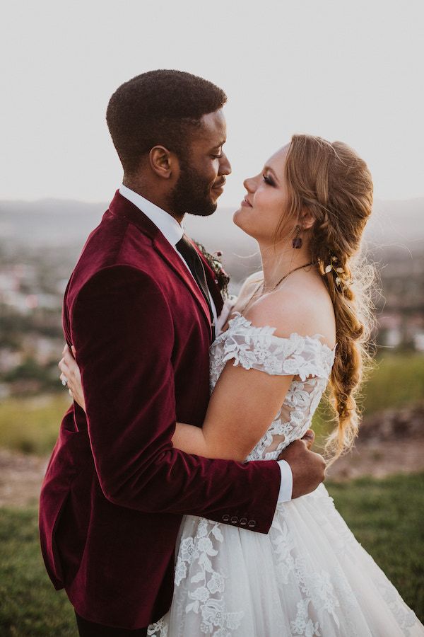  Dark and Moody Temecula California Wedding Inspo