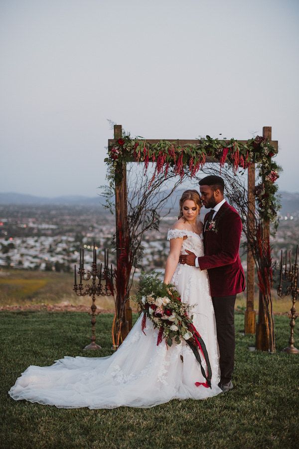  Dark and Moody Temecula California Wedding Inspo