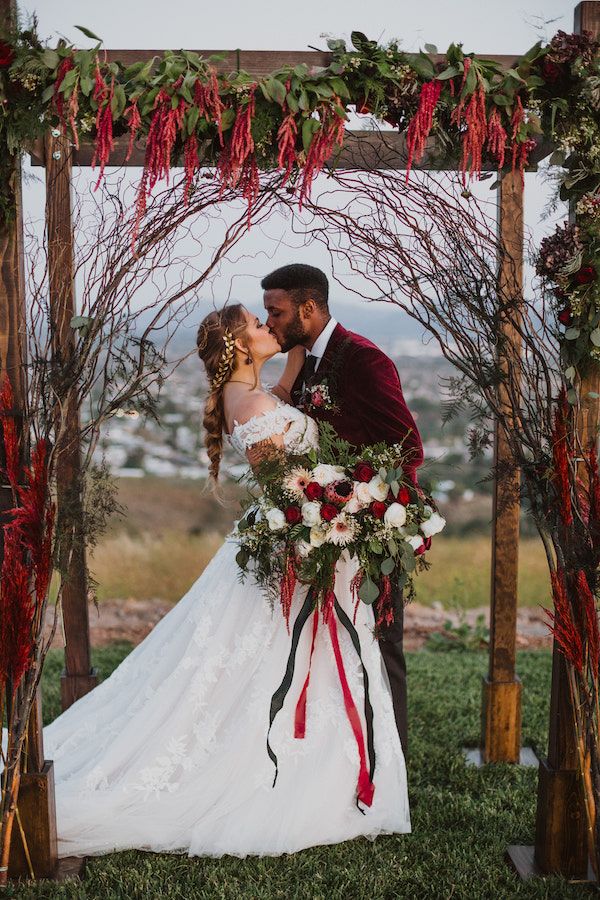  Dark and Moody Temecula California Wedding Inspo