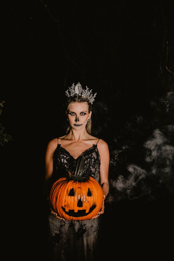  A Wickedly Haunted Halloween-Inspired Fête