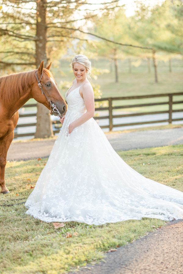  Southern Charm Meets Equestrian Elegance at Warrenwood Manor