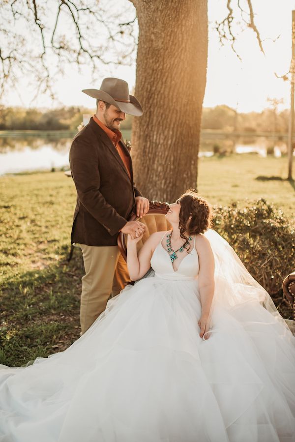  A Color Story: Western Wedding Ideas in Orange, Gold, and Copper