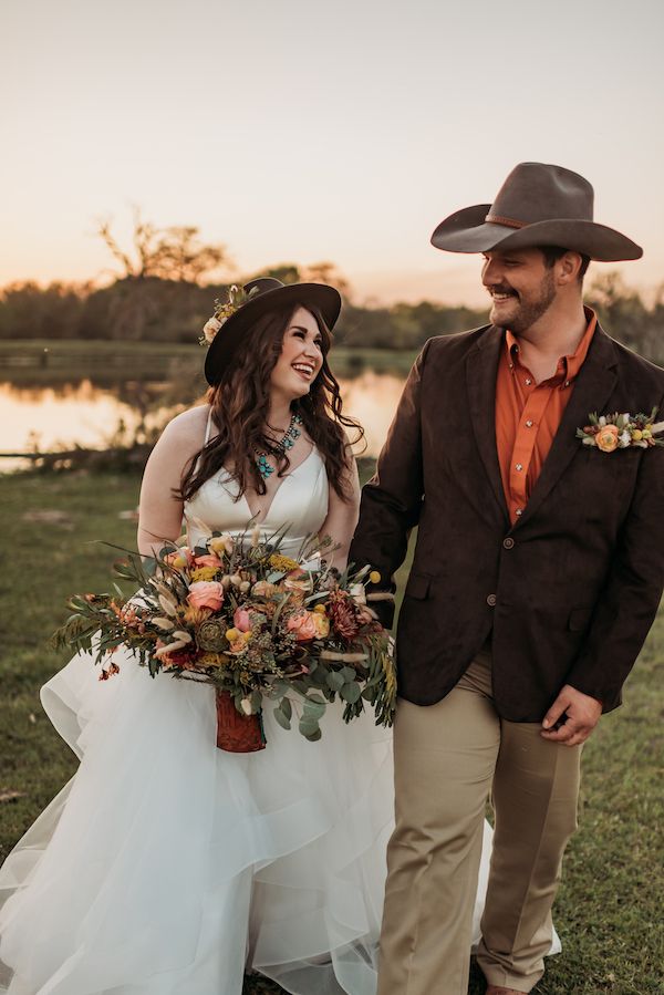  A Color Story: Western Wedding Ideas in Orange, Gold, and Copper