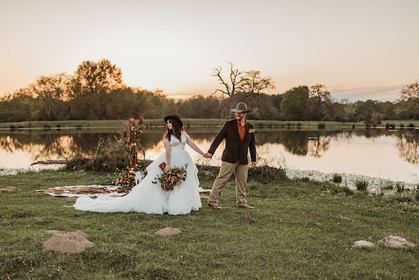  A Color Story: Western Wedding Ideas in Orange, Gold, and Copper