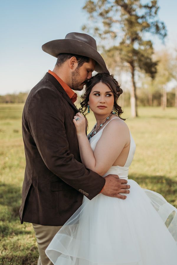  A Color Story: Western Wedding Ideas in Orange, Gold, and Copper