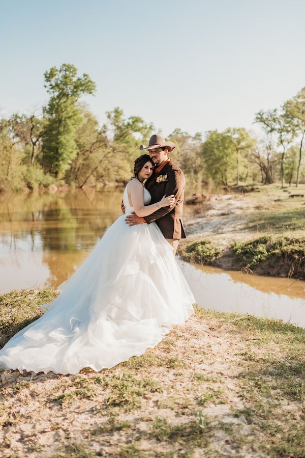  A Color Story: Western Wedding Ideas in Orange, Gold, and Copper