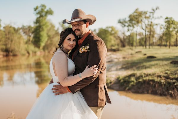  A Color Story: Western Wedding Ideas in Orange, Gold, and Copper