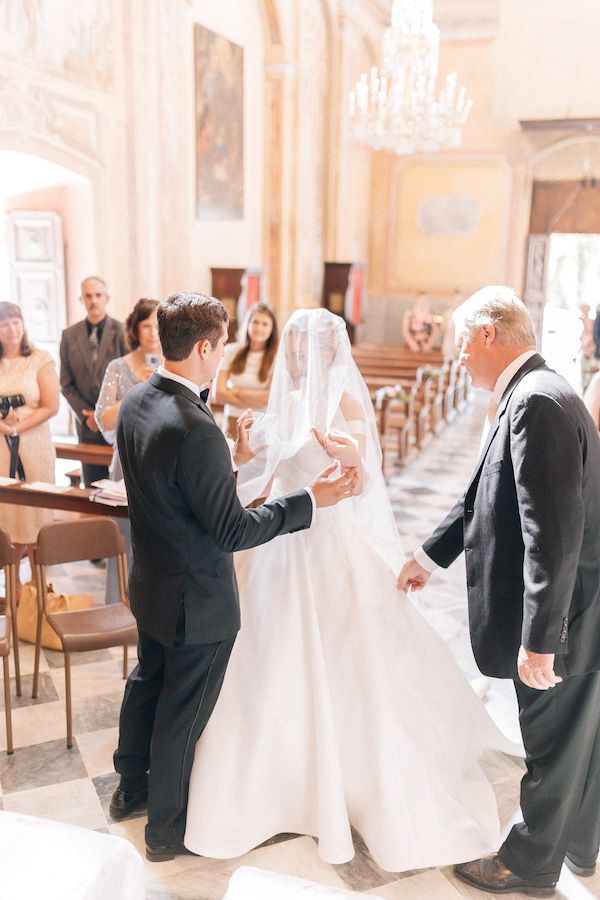 Elegant Wedding by the Sea of Cinque Terre in Italy