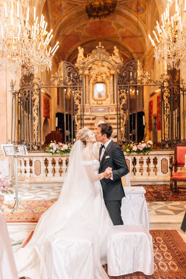 Elegant Wedding by the Sea of Cinque Terre in Italy