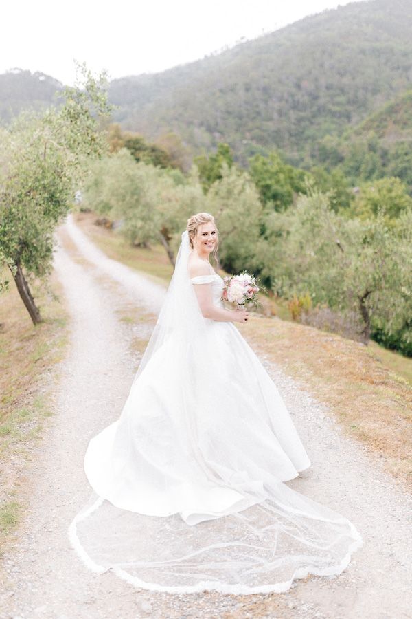  Elegant Wedding by the Sea of Cinque Terre in Italy