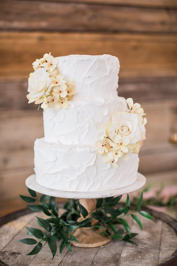  Modern Barn Wedding in South Dakota