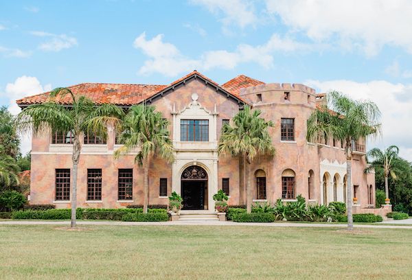  Elegance and Opulence at Howey Mansion 