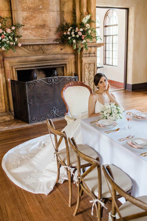  Elegance and Opulence at Howey Mansion 