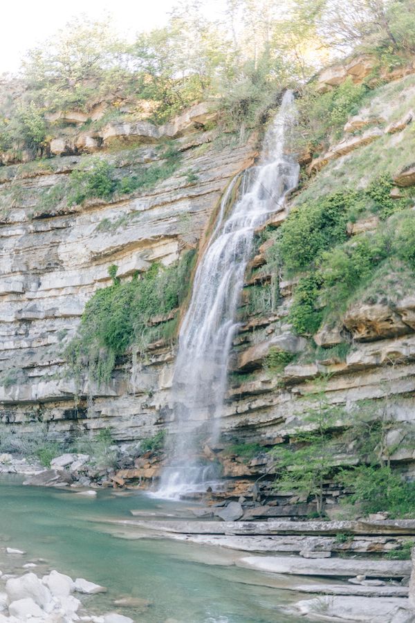  A Mother-Daughter Fairytale at a Waterfall in Tuscany Italy