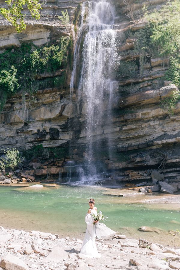  A Mother-Daughter Fairytale at a Waterfall in Tuscany Italy