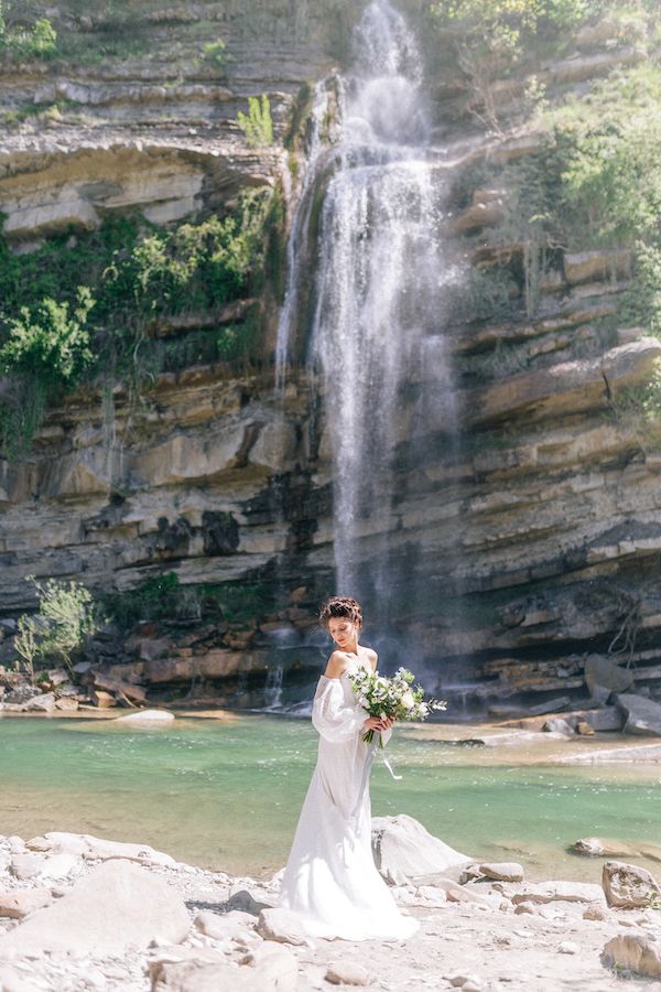  A Mother-Daughter Fairytale at a Waterfall in Tuscany Italy