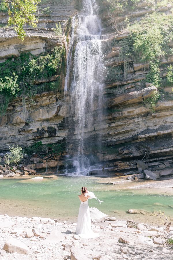  A Mother-Daughter Fairytale at a Waterfall in Tuscany Italy